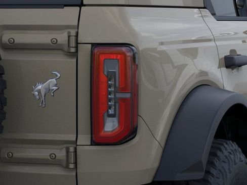 New 2026 Ford Bronco Outer Banks w/ Sasquatch Package AWD/4WD image 23