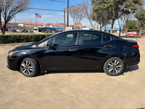 Used 2020 Nissan Versa S image 10
