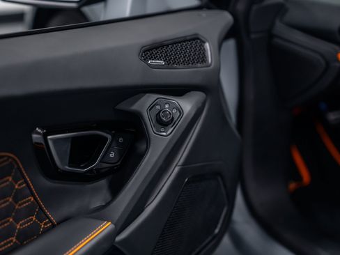 Used 2024 Lamborghini Huracan EVO AWD/4WD image 16