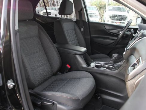 Used 2022 Chevrolet Equinox LT w/ Driver Convenience Package image 37