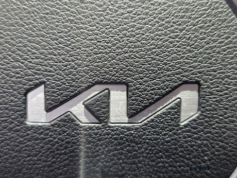 Certified 2025 Kia Sportage EX FWD image 29