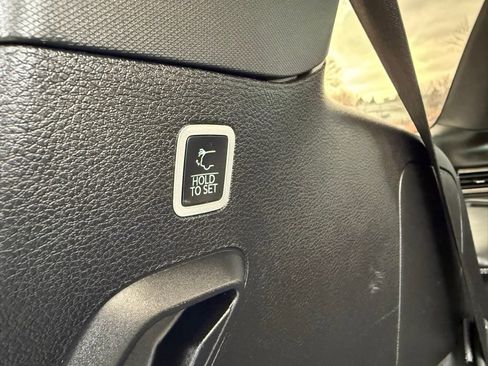 Used 2023 Jeep Grand Wagoneer Series II image 44