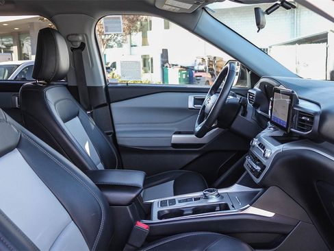 Used 2023 Ford Explorer XLT w/ Equipment Group 202A image 21