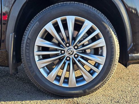 Used 2021 Toyota Highlander Platinum AWD/4WD image 9