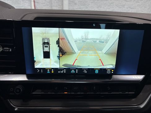 Used 2024 Chevrolet Silverado 2500 High Country w/ High Country Premium Package image 38