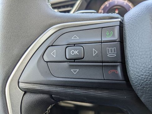 New 2025 Jeep Grand Cherokee L Laredo image 24