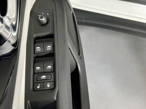 Used 2022 Jeep Compass Limited image 16