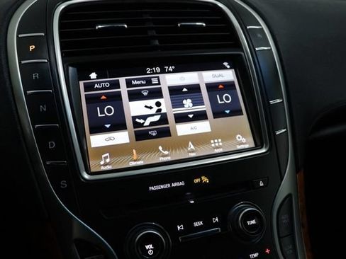 Used 2019 Lincoln Nautilus Select AWD/4WD image 27