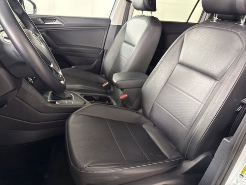 Used 2019 Volkswagen Tiguan SE image 11