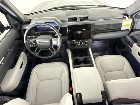 New 2026 Land Rover Defender 110 X-Dynamic SE AWD/4WD image 16