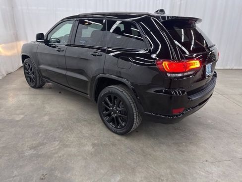 Used 2019 Jeep Grand Cherokee Altitude image 33