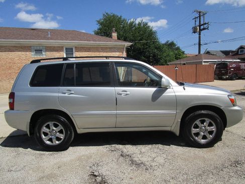 Used 2006 Toyota Highlander 4WD V6 w/ Appearance Pkg image 2