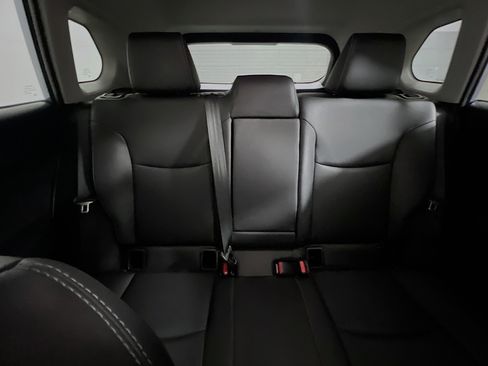 Used 2023 Toyota Corolla Cross XLE FWD image 33
