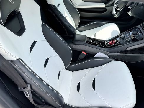 Used 2018 Lamborghini Huracan LP 580-2 RWD image 25