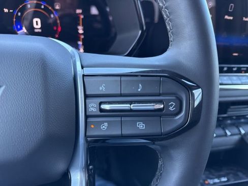 Used 2023 Chevrolet Colorado LT w/ LT Convenience Package III image 16