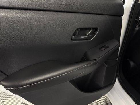 Used 2025 Nissan Sentra SV FWD image 26
