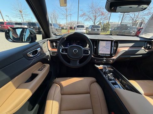 Used 2024 Volvo XC60 B5 Ultimate w/ Protection Package Premier image 17