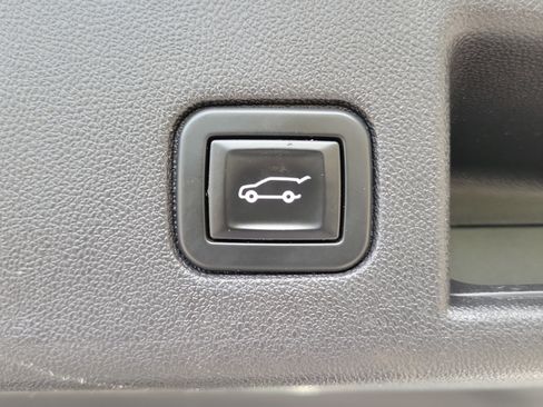 Used 2020 Chevrolet Equinox Premier AWD/4WD image 12