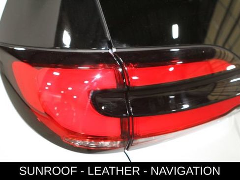 New 2027 Chrysler Pacifica Limited AWD/4WD image 29