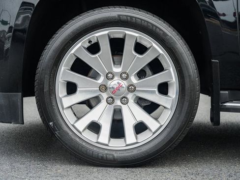 Used 2018 GMC Yukon Denali image 19