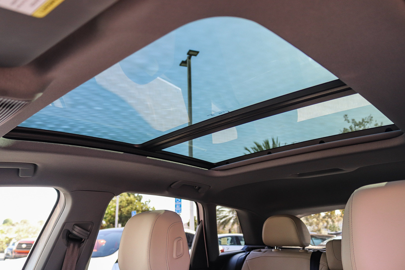 Used 2024 Audi Q4 e-tron Premium w/ Convenience Package AWD/4WD image 21