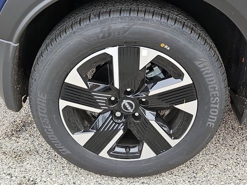 New 2026 Nissan Kicks SV image 7