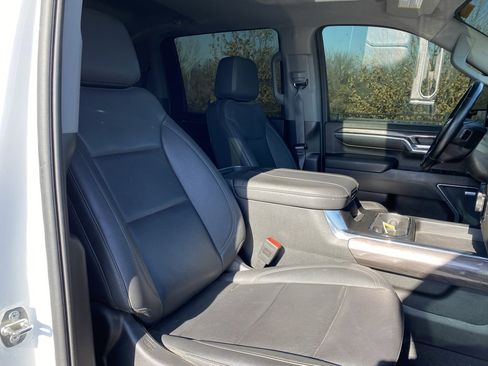 Used 2024 Chevrolet Silverado 2500 LTZ w/ LTZ Convenience Package image 28