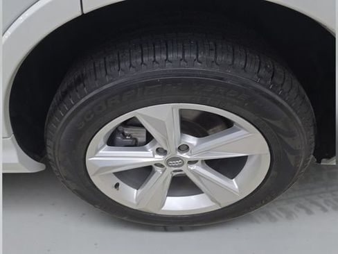 Used 2020 Audi Q7 2.0T Premium w/ Cold Weather Package AWD/4WD image 19