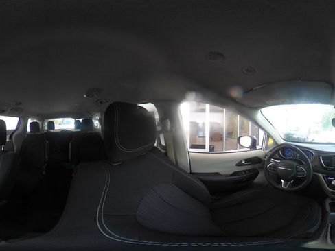 Used 2024 Chrysler Voyager LX FWD image 43