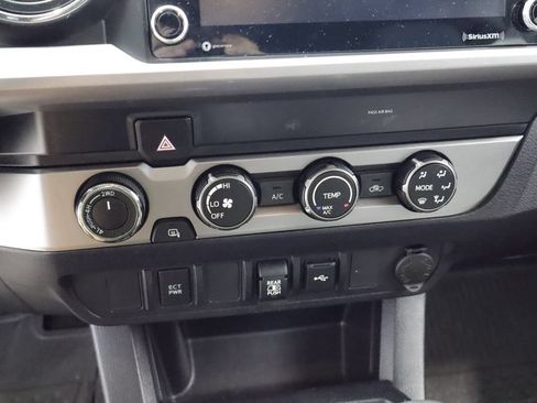 Used 2020 Toyota Tacoma SR5 AWD/4WD image 22