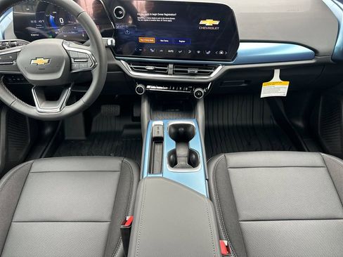 Used 2026 Chevrolet Equinox EV LT image 12