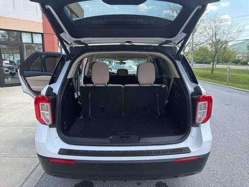 Used 2022 Ford Explorer XLT AWD/4WD image 19