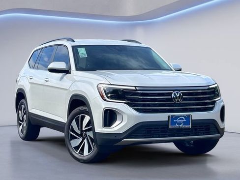 New 2026 Volkswagen Atlas SE FWD image 1