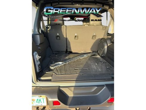 Used 2025 Jeep Wrangler Willys image 10
