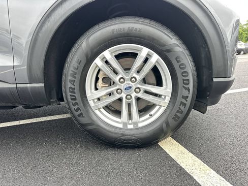 Used 2022 Ford Explorer XLT w/ Equipment Group 202A RWD image 14