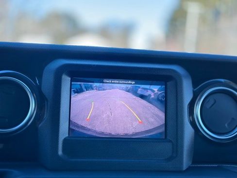 Used 2021 Jeep Wrangler Unlimited Sahara image 17