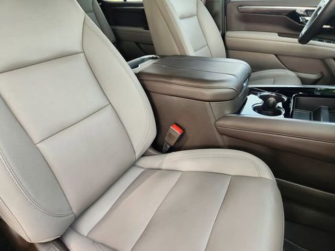 Used 2025 Chevrolet Tahoe Z71 w/ Comfort Package image 15