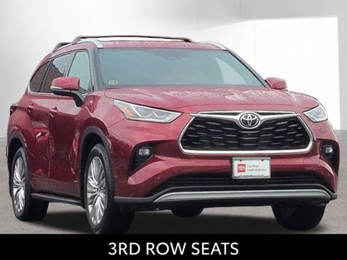Certified 2026 Toyota Highlander Platinum AWD/4WD image 3