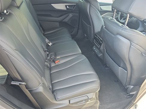 Used 2024 Acura MDX SH-AWD image 12
