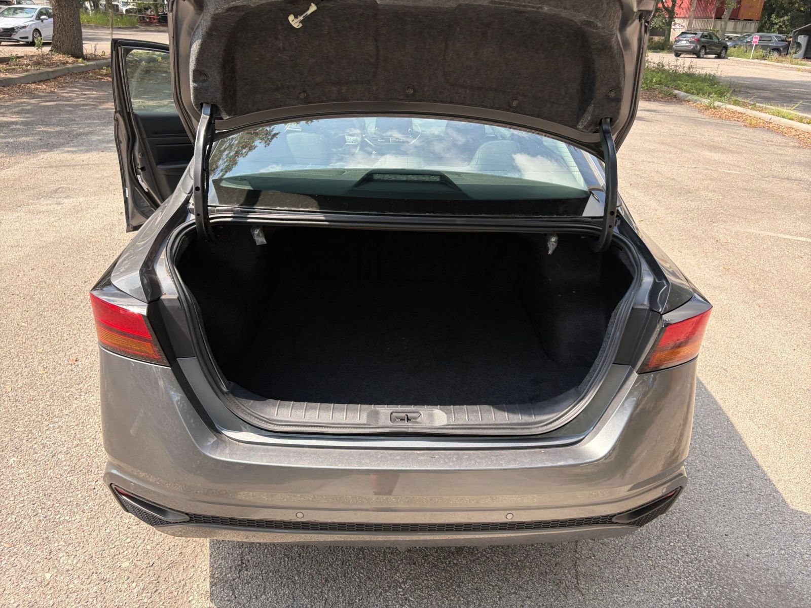 Used 2026 Nissan Altima 2.5 SV FWD image 30