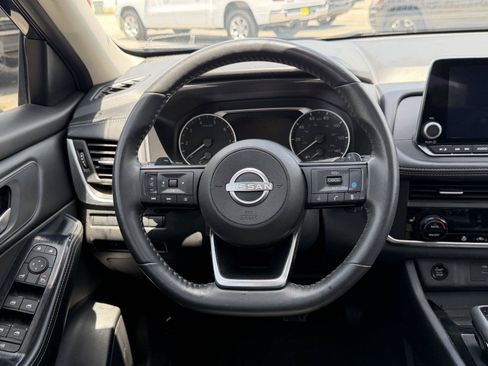 Used 2024 Nissan Rogue SV w/ SV Premium Package FWD image 21