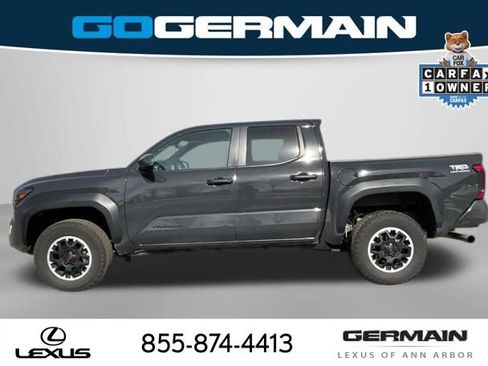 Used 2024 Toyota Tacoma TRD Off-Road image 3