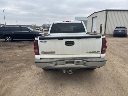 Used 2005 Chevrolet Silverado 1500 LS w/ Light Duty Power Package image 6