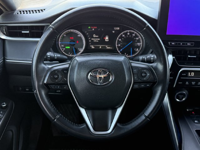 Used 2024 Toyota Venza XLE AWD/4WD image 12