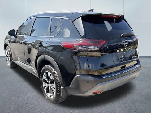Used 2023 Nissan Rogue SV w/ SV Premium Package image 4