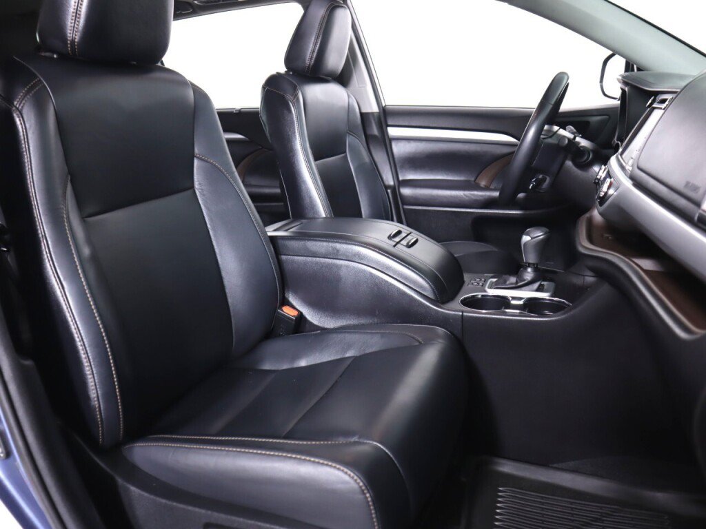 Used 2017 Toyota Highlander XLE AWD/4WD image 42