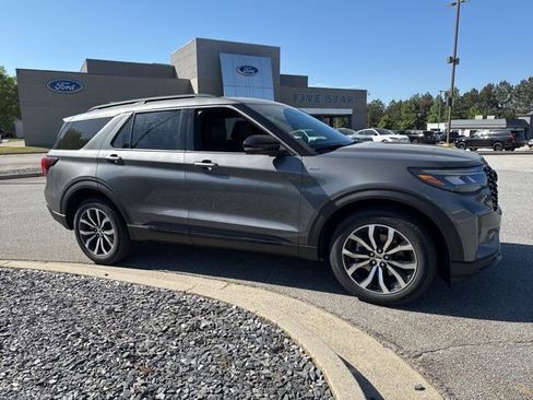 New 2026 Ford Explorer ST-Line RWD image 1