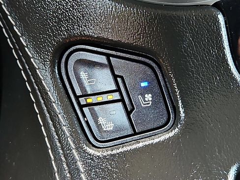 Used 2020 GMC Yukon XL SLT RWD image 27