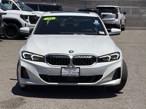 Used 2025 BMW 330i Sedan RWD image 2