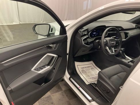 Used 2025 Audi Q3 2.0T Premium image 10